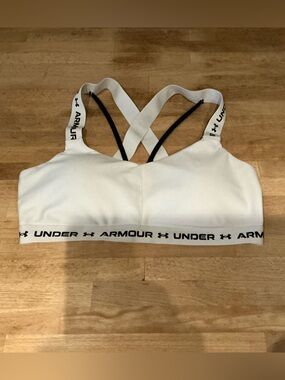 UA Crossback Low World Strappy Sportlette